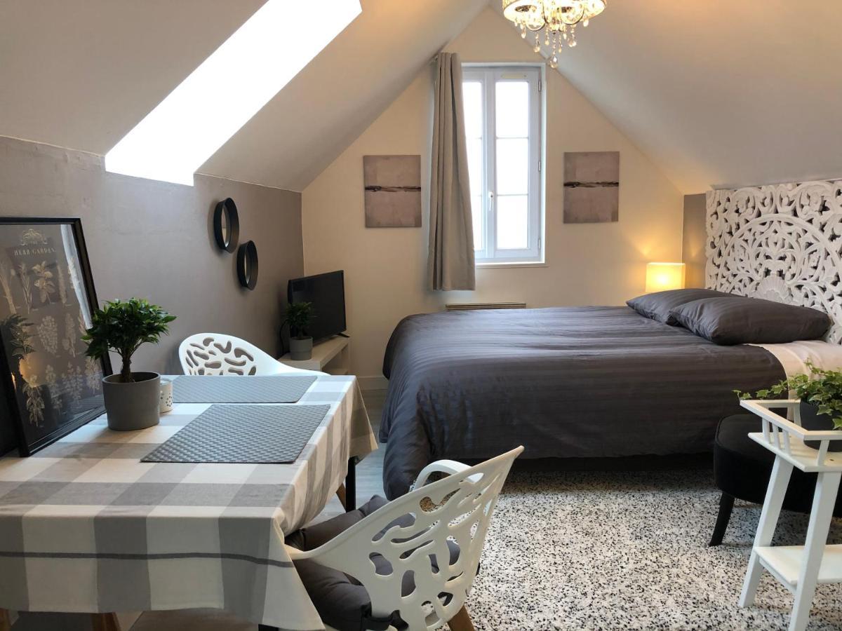 Maison Quatre Freres Louviers Extérieur photo