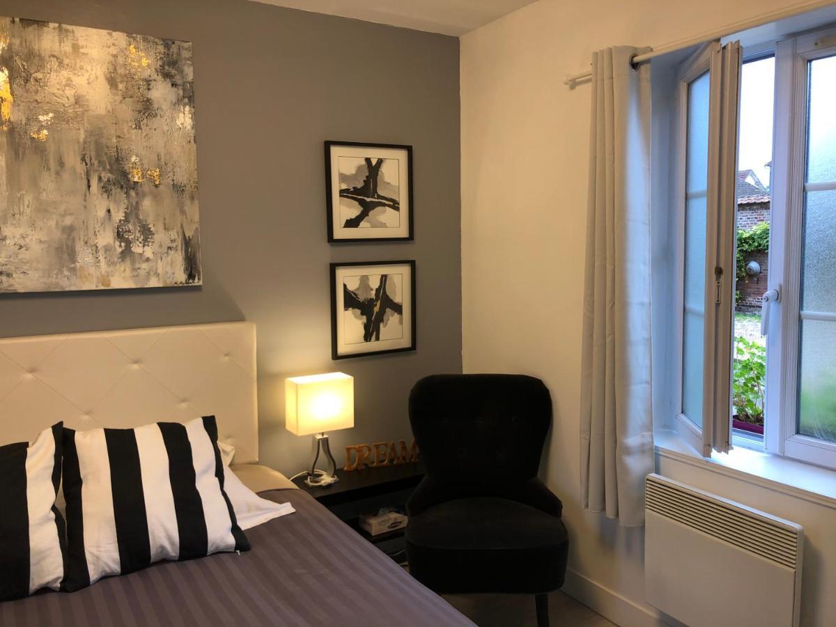 Maison Quatre Freres Louviers Extérieur photo